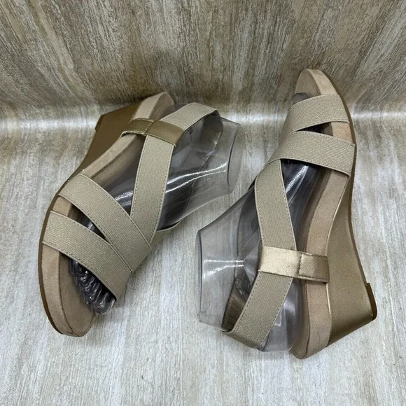 Aerosoles Light Rail 7.5 M Beige Gold Stretch‎ Band Straps Wedge Sandals - Picture 7 of 10